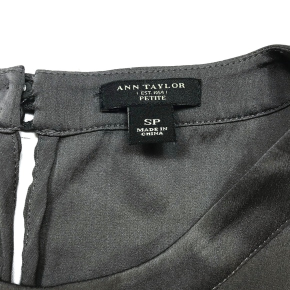 Ann Taylor ~ Ruffled Blouse ~ Silk - Picture 5 of 6